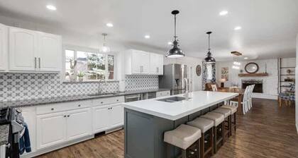 Chic Retreat: Your Dream Getaway Awaits - Pets Too