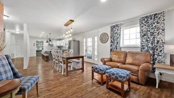 Smart TV, fireplace, video games, offices