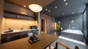 SPA (Family & Jacuzzi) | Private spa tub