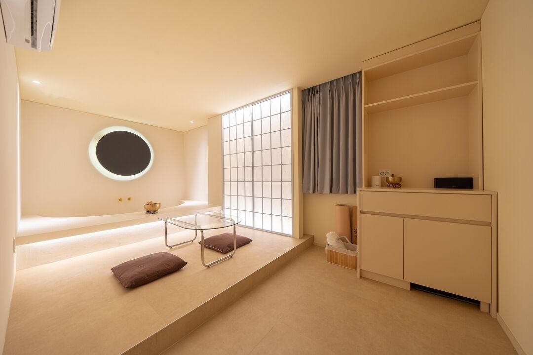 Ropa de cama de alta calidad, sistema de insonorización y wifi gratis 