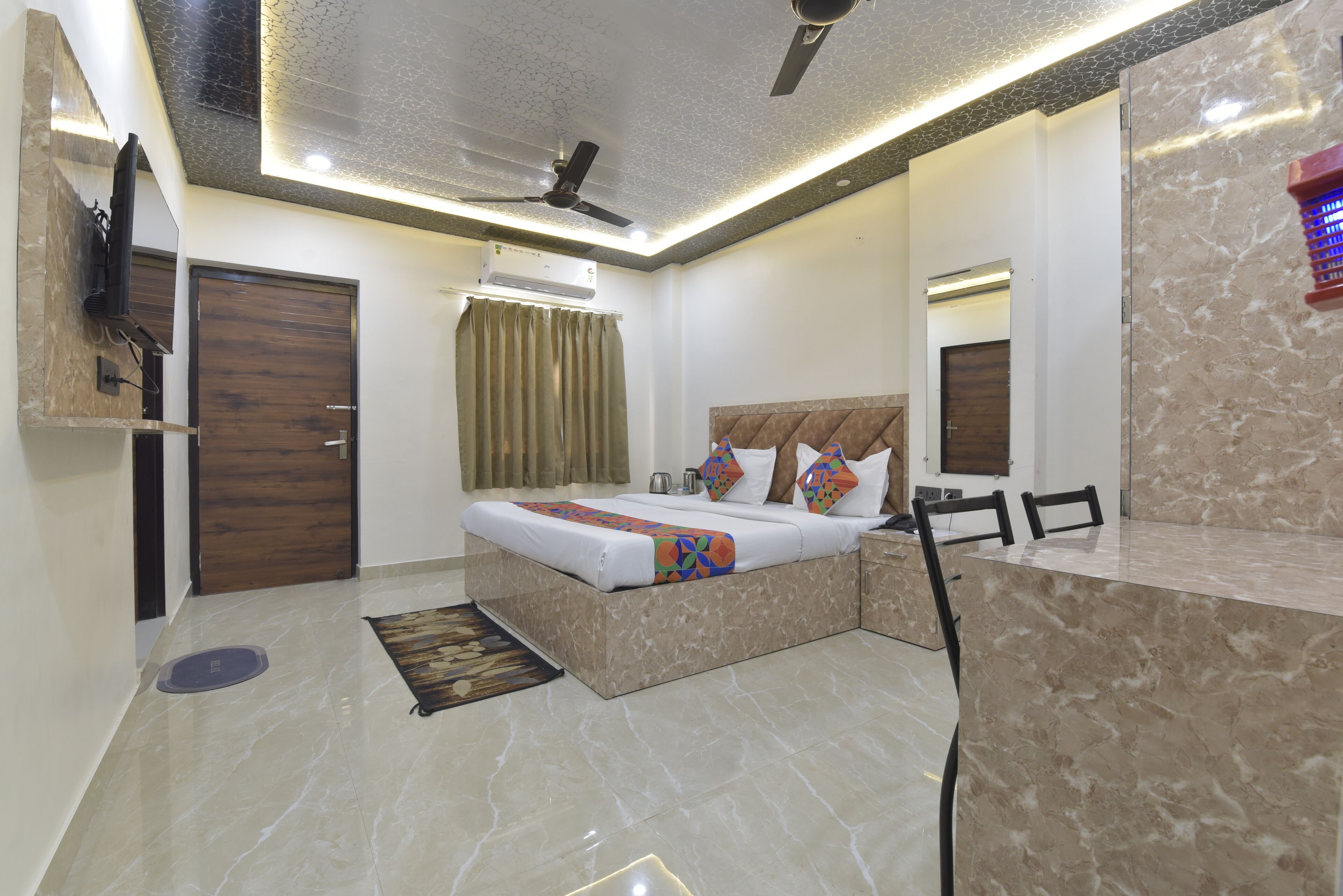 Premium Room | Memory-foam beds, desk, free WiFi, bed sheets