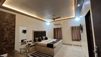 Deluxe-rum | 2 sovrum, memory foam-madrasser, skrivbord och gratis wi-fi