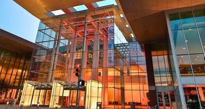 Indy Retreat 5 Min Convention Center Pet Friendly