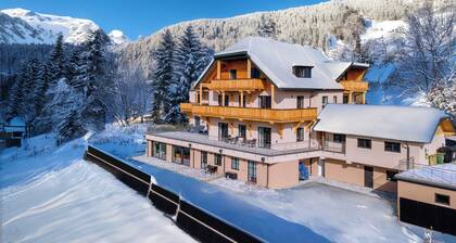 Schöne Wohnung mit Schwimmbad