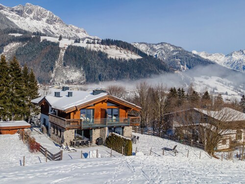 Exklusives Chalet mit Wellness & schöner Aussicht