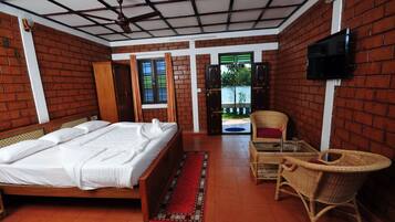 Deluxe Double Room | 1 bedroom, down duvets, individually decorated, individually furnished