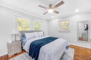 3 habitaciones, escritorio, tabla de planchar con plancha y wifi gratis 