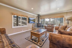TV, fireplace - Walk to Ski Resort: Mtn-View Cabin w/ Hot Tub! (Big Bear Lake)