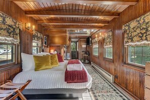 1 soveværelse, skrivebord, strygejern/strygebræt, weekendseng