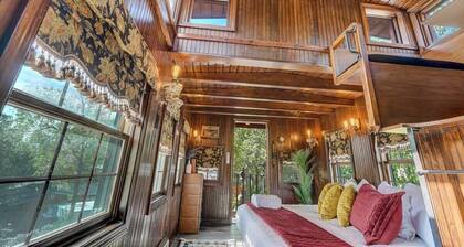Red Rock Caboose! Scenic Views, Trails & BBQ