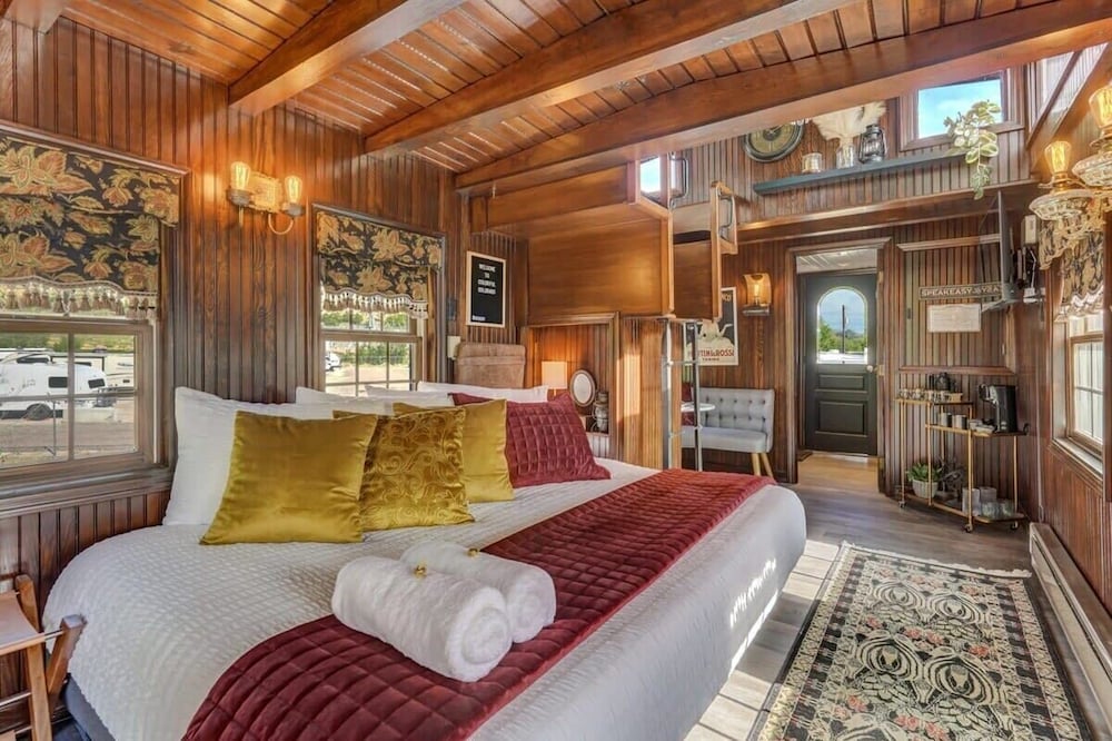 Red Rock Caboose! Near Top Spots BBQ Scenic View Midland Vrbo