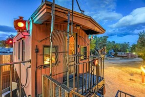 Exterior detail - Charming 1920 Caboose in Colorado Springs (Colorado Springs)