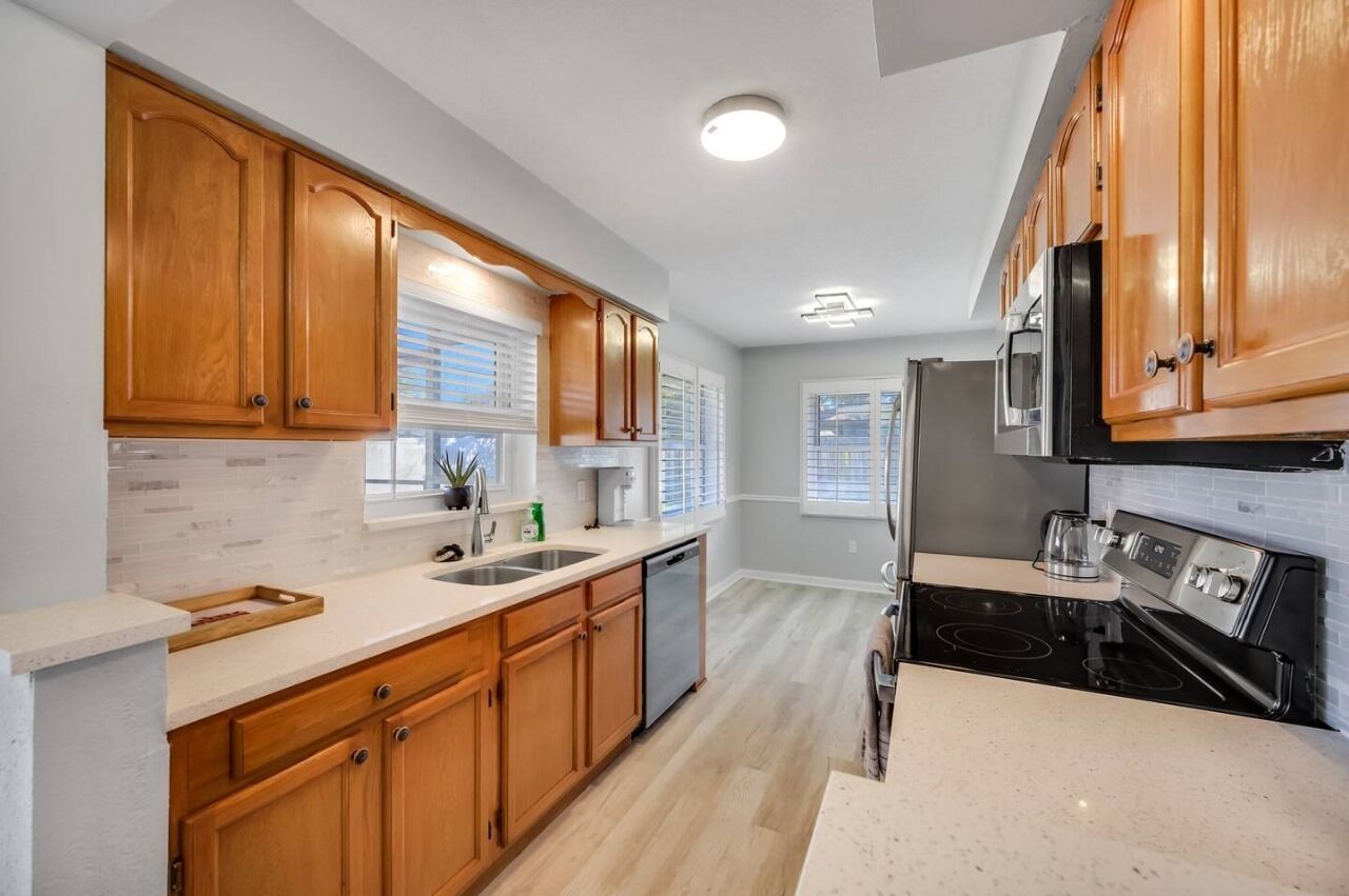 雪櫃、微波爐、焗爐、爐具