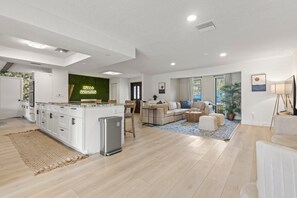 تلفزيون، مكتب