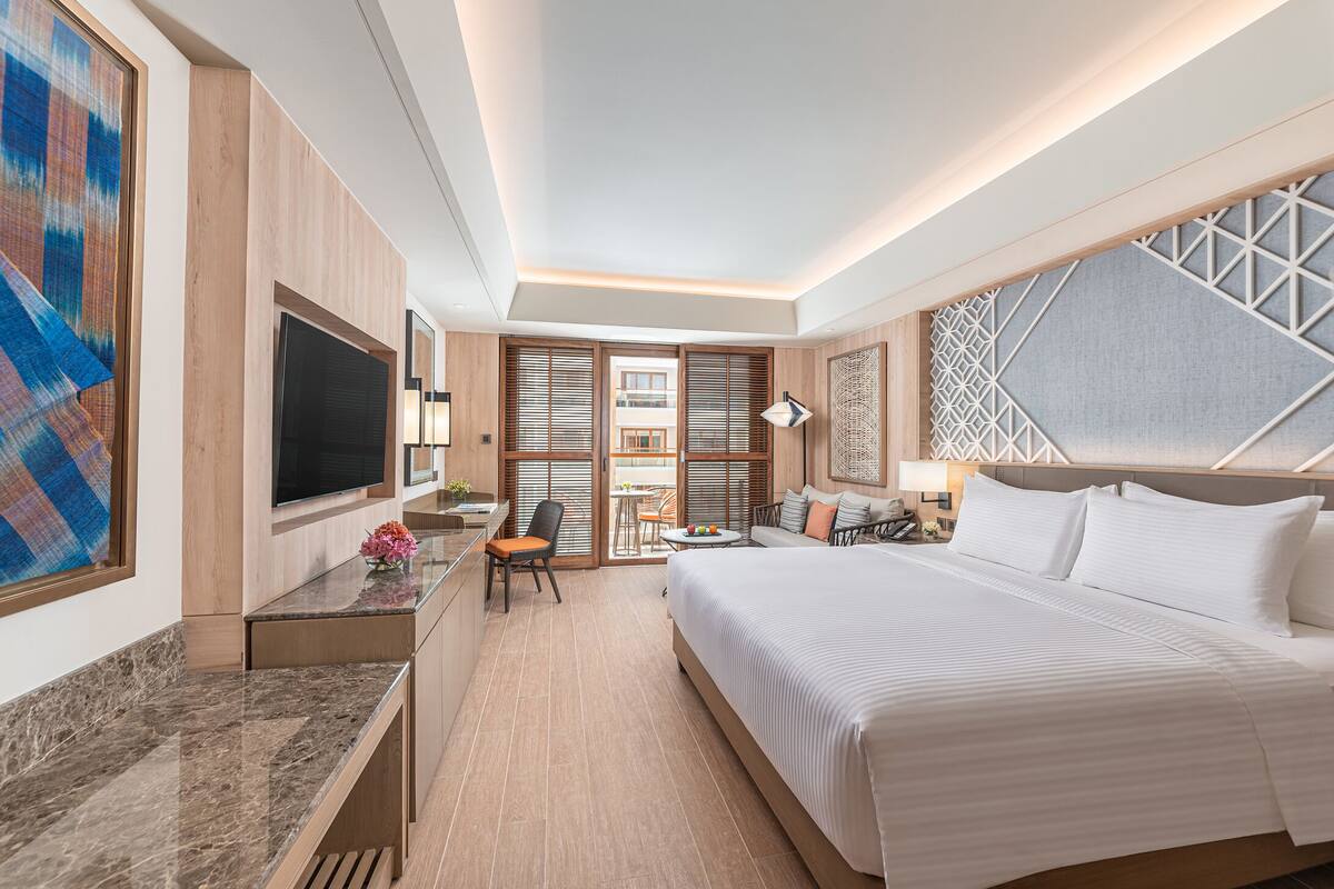 Premier Room | Premium bedding, minibar, desk, bed sheets