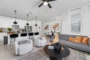 Fernseher, Videospiele, Bücher, Stereoanlage