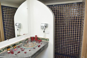 Kostenlose Toilettenartikel, Haartrockner