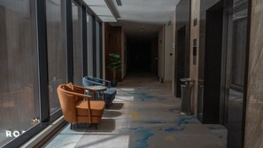 Handrails in hallways - Rosa Grand Hotel Monsieh (Riyadh)