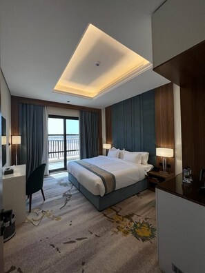 Deluxe Room | Egyptian cotton sheets, premium bedding, down comforters - Rosa Grand Hotel Monsieh (Riyadh)