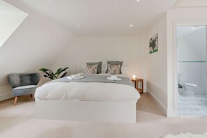 3 soverom, skrivebord, strykejern/-brett og wi-fi