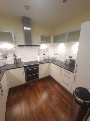 Leilighet | Eget kjøkken | Kjøleskap, mikrobølgeovn, ovn og kokeplater