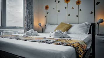 2 bedrooms, in-room safe, desk, WiFi