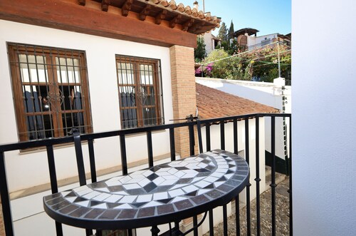 The Great Sultan, 1492. Mirador San Nicolas & Mezquita 2 min on Foot