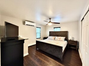 3 soverom, safe på rommet, skrivebord og strykejern/-brett