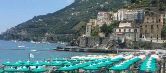 Multy-Storey Villa 🏡 Sea Access 🏖️ Jacuzzi ❤️ Sauna ❤️ Parking 🅿️ Solarium 🌞