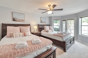 3 bedrooms, WiFi - Perfect for Entertaining! Near Mayo Clinic, Heated Pool, Outdoor Firepit, Mountain Views + FREE Golf (Scottsdale)