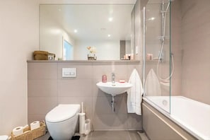 Apartment | Bathroom