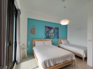 Comfort Triple Room | Down comforters, free minibar, soundproofing, free WiFi - Nan Ping Ourhill B&B (Dongshan)
