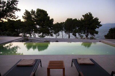 Theros Estate 2- 2 BED