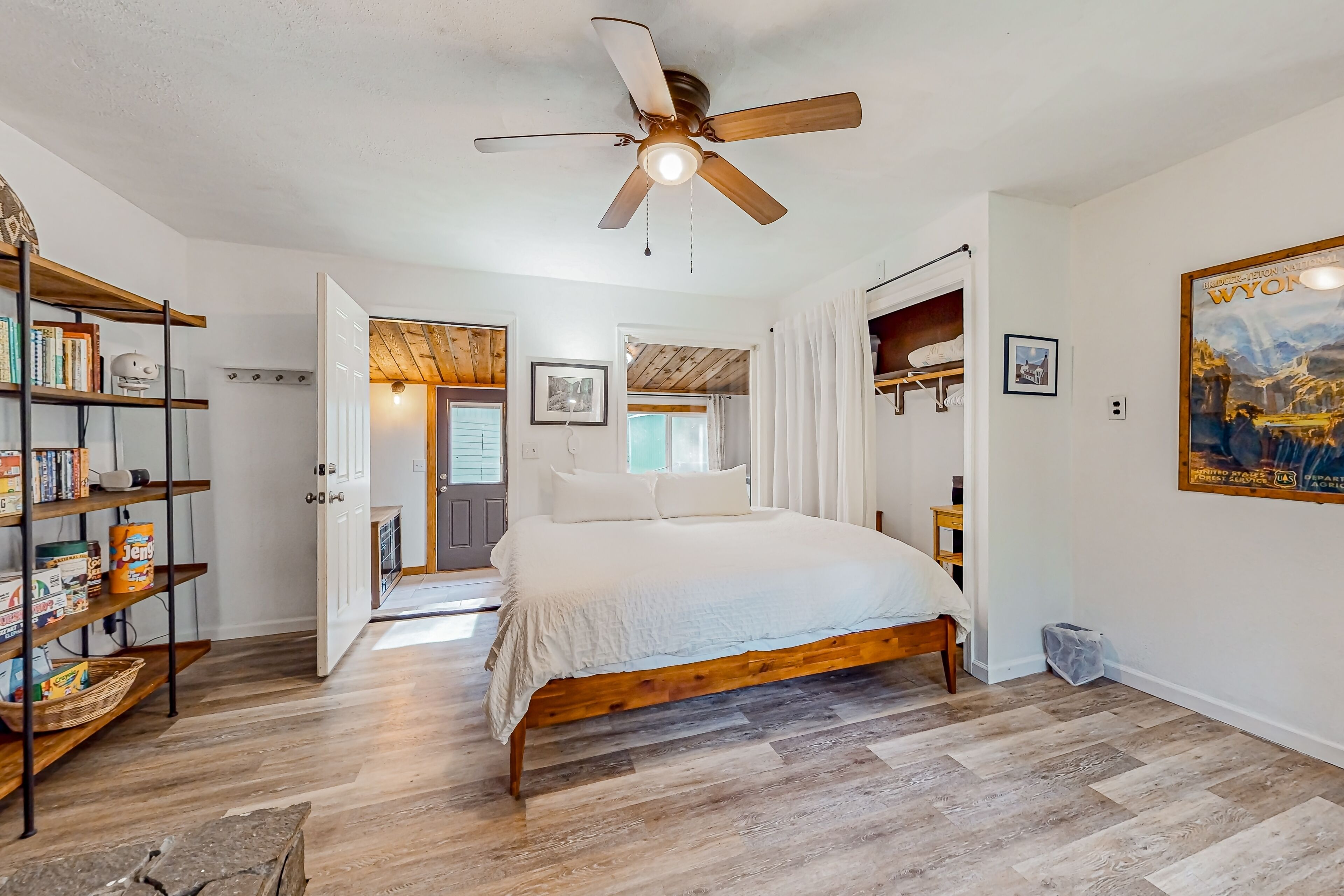 1 dormitorio, tabla de planchar con plancha, Internet y ropa de cama