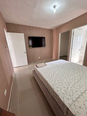 3 bedrooms, iron/ironing board, WiFi, bed sheets - Apt en el Centro de la Ciudad A 4 Minutos de la Playa y Piscina Seguridad 24 (Azua)