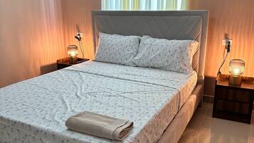 3 bedrooms, iron/ironing board, WiFi, bed sheets