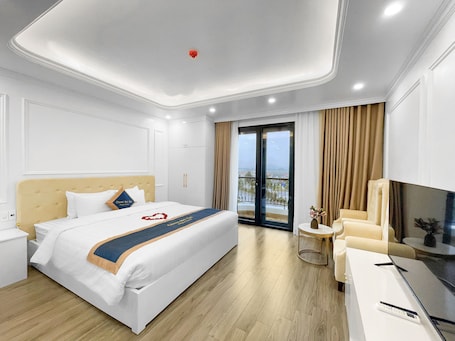 Deluxe Double Room, Bathtub. Chemi Noi Bai Airport Hotel