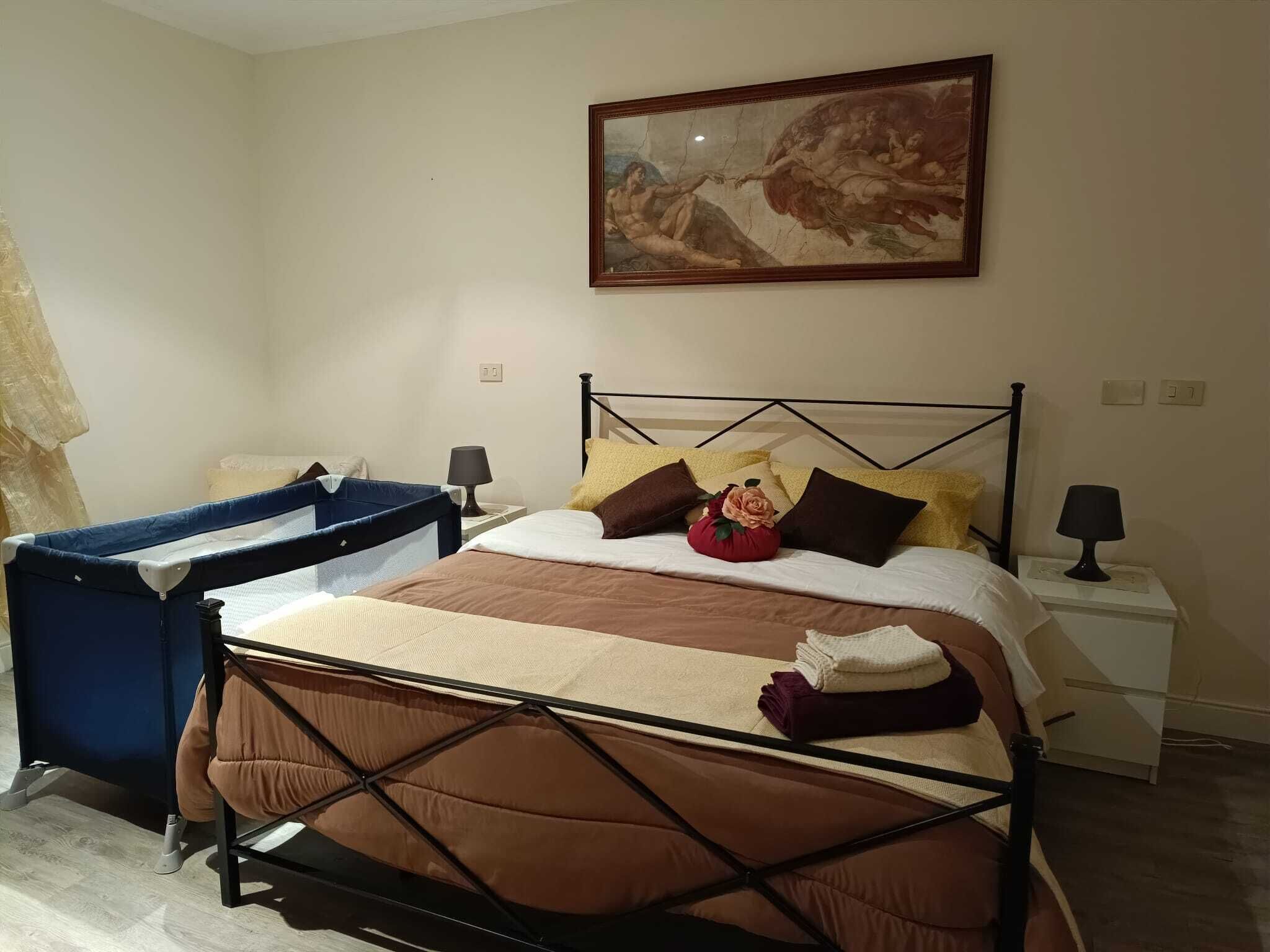 2 bedrooms, desk, iron/ironing board, WiFi