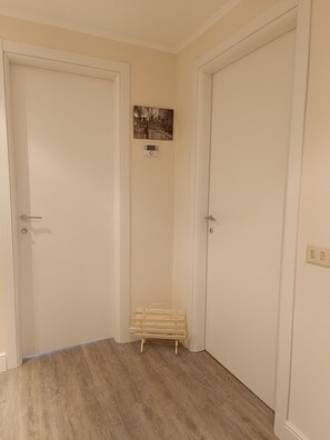 Interior - Casa Serena, apartment 12 km from rainbow magicland amusement park (Cave)