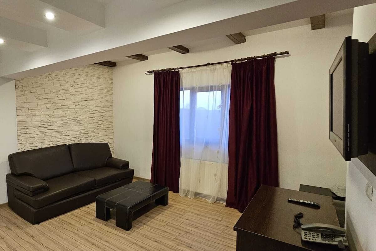 Comfort Apartment, 2 Bedrooms | Living area