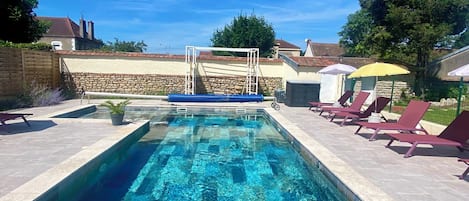 Piscine intérieure, piscine extérieure