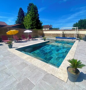 Piscine couverte, piscine extérieure