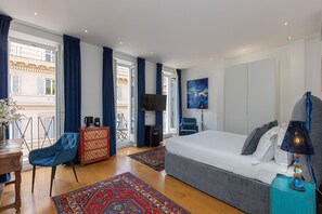 奢华套房 | 高档床上用品、羽绒被、客房内保险箱、特色装修