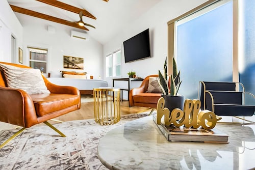 Walk to the waterfront! The South Sound Suite