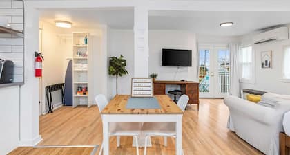 Walk to the waterfront! The Hobbit House