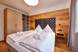 1 slaapkamer, een strijkplank/strijkijzer, gratis wifi, beddengoed