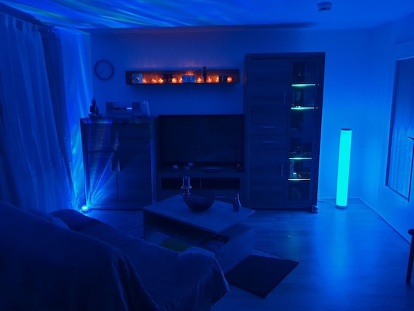 TV, fireplace - Kurzurlaub in der Oberlausitz: Bautzen, Görlitz, Zittau. Neue Fewo für 2 Persnen (Bautzen)