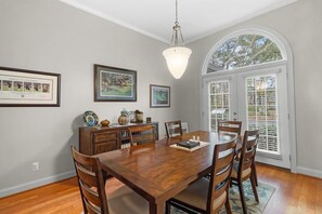 Dining - Golfers Paradise 3 BR Villa on the 9th Fairway (Pawleys Island)