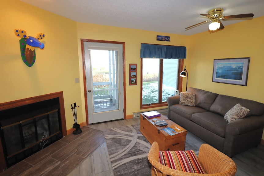 Bright Bayfield Condo | Walkable Lake Views - Bayfield, WI