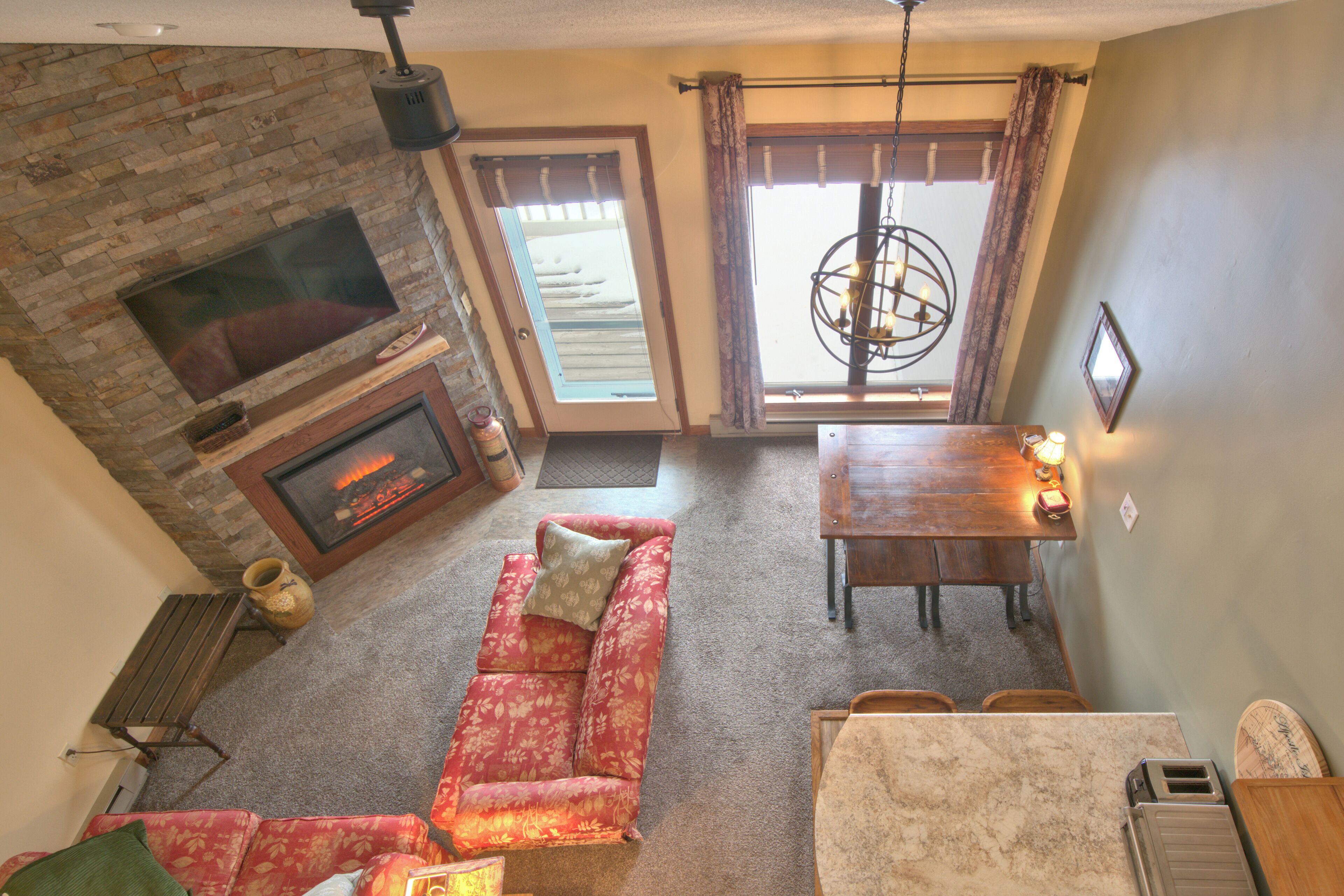 TV connectée, cheminée